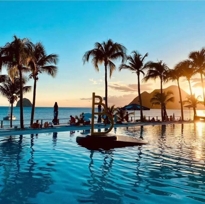 Appartement Terrasse Vue Mer Et Piscine Le Diamant Kültér fotó